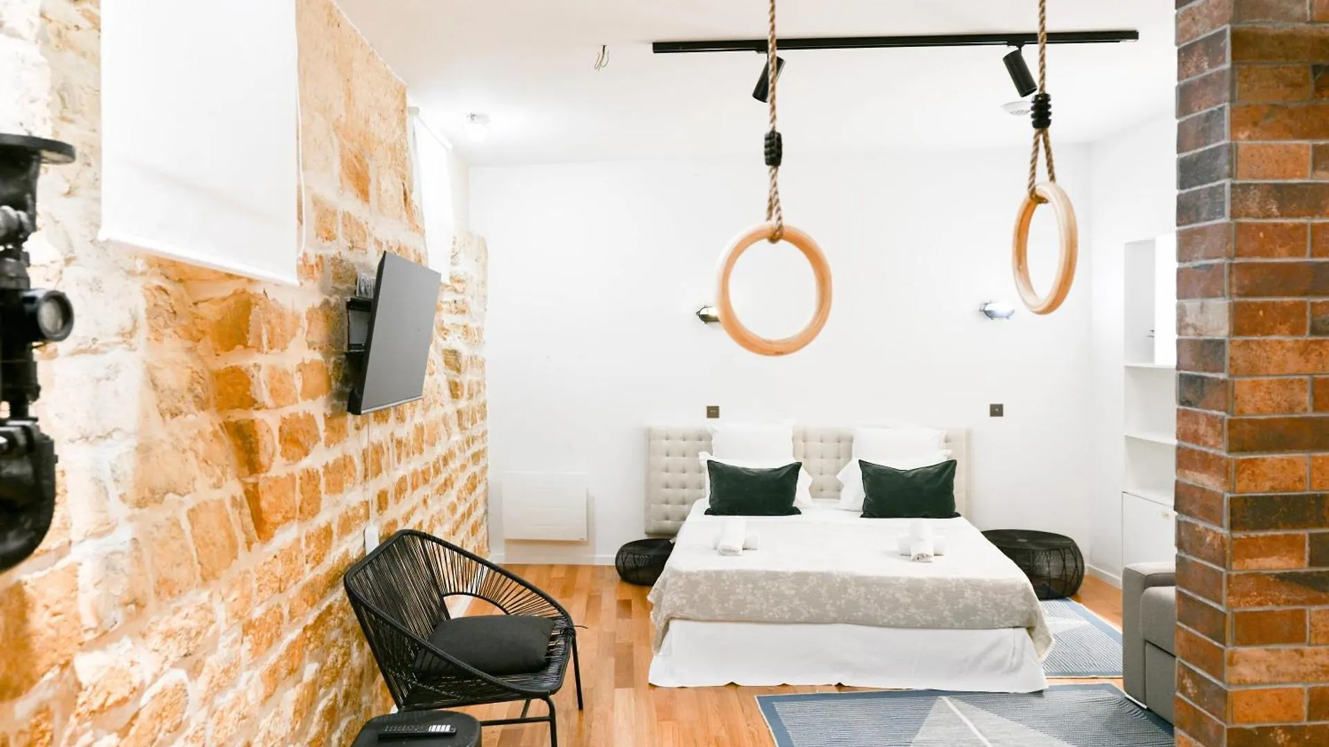 Apartment Le Marais Pl De La Bastille 3Bd 3Bth For 10 Guests Paris France