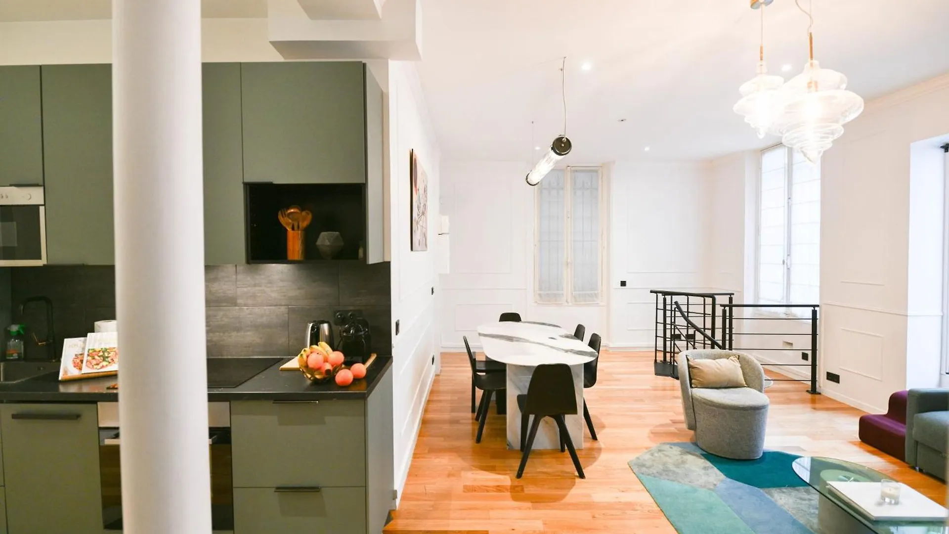 Le Marais Pl De La Bastille 3Bd 3Bth For 10 Guests Paris