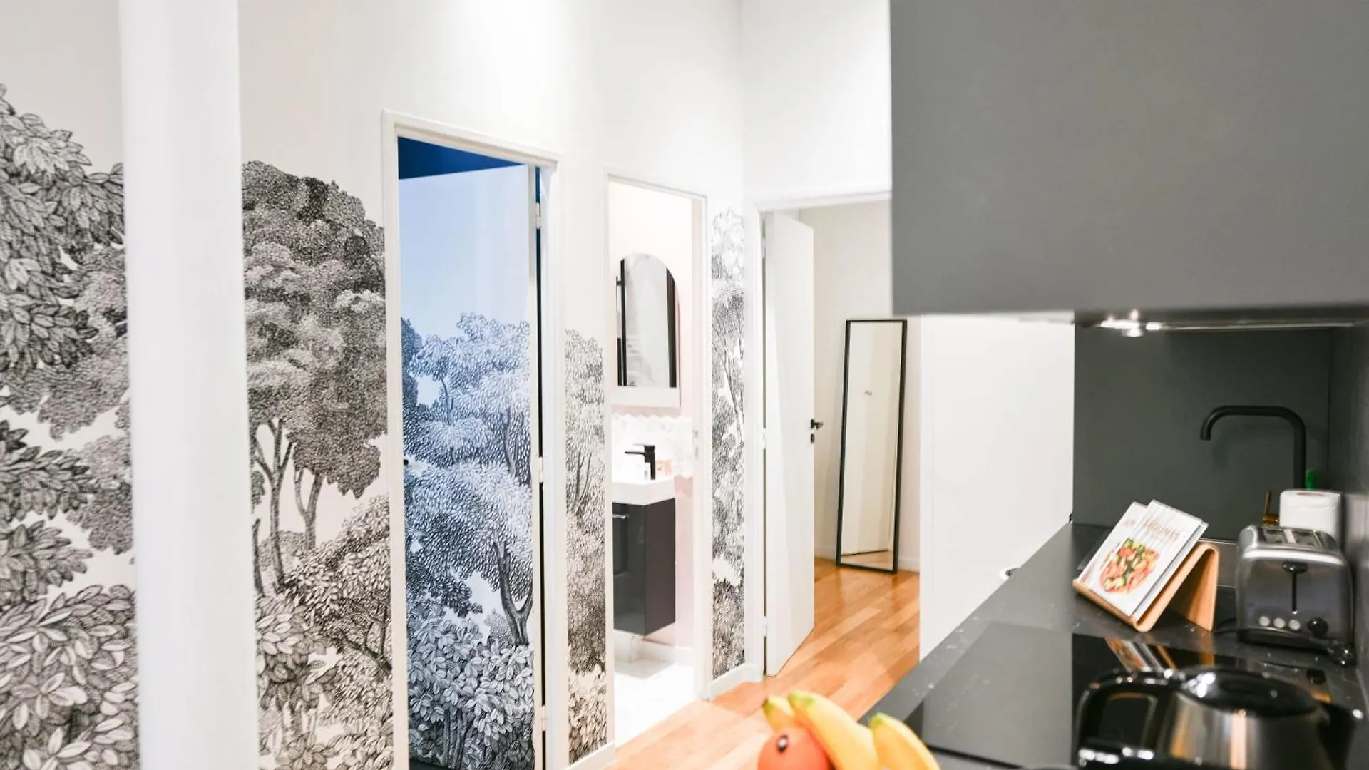 Apartment Le Marais Pl De La Bastille 3Bd 3Bth For 10 Guests Paris France