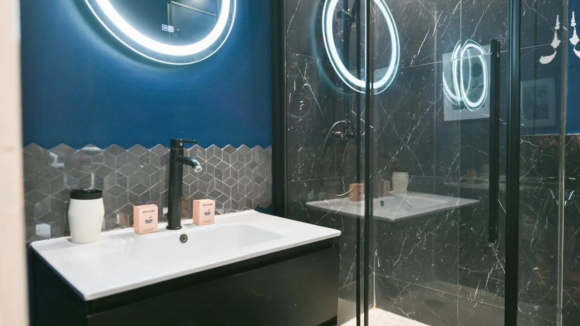 Le Marais Pl De La Bastille 3Bd 3Bth For 10 Guests Paris