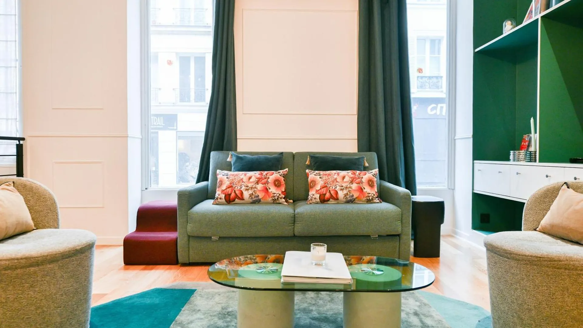 Le Marais Pl De La Bastille 3Bd 3Bth For 10 Guests Paris France